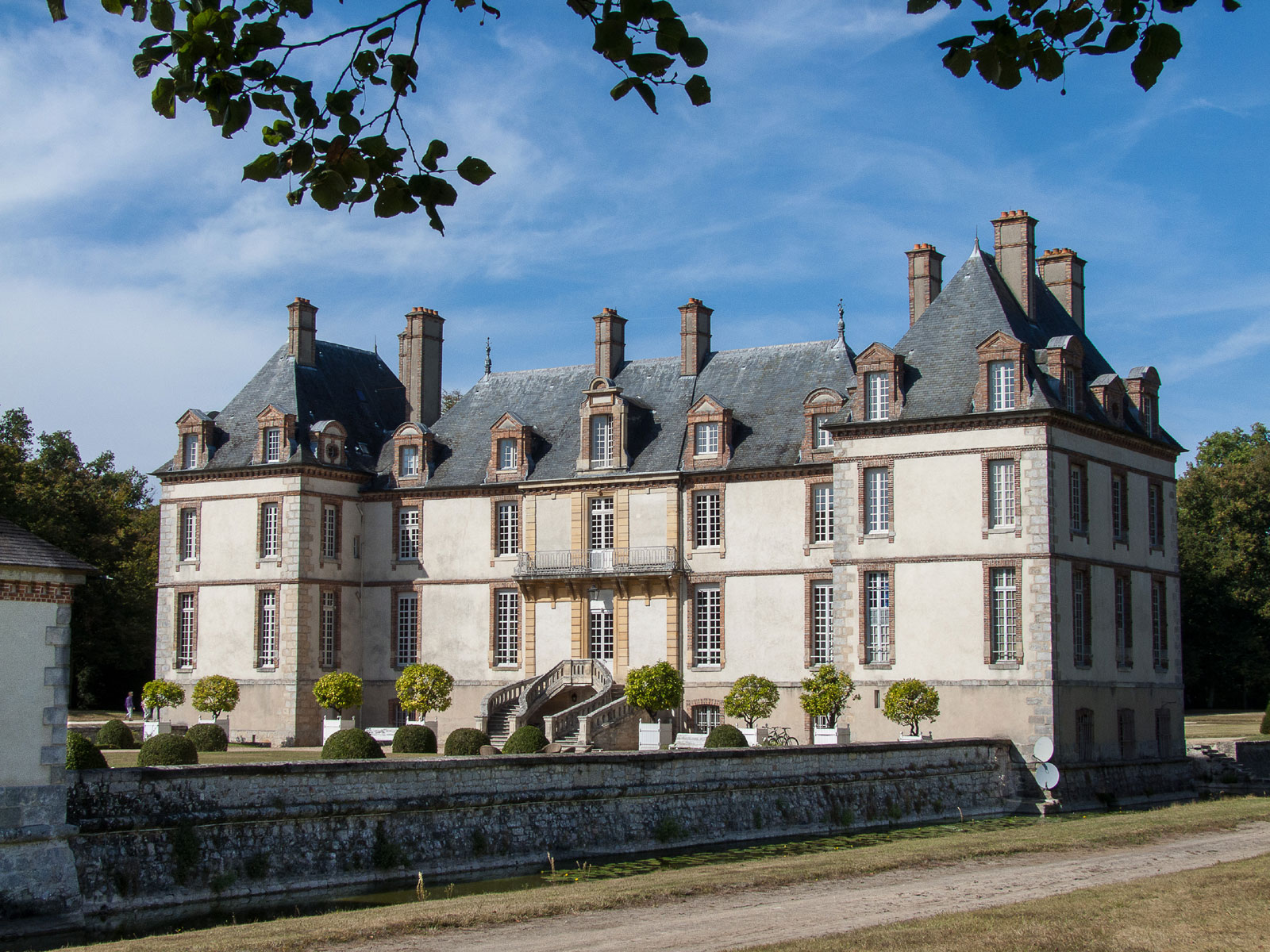 Chateau De Bourron
